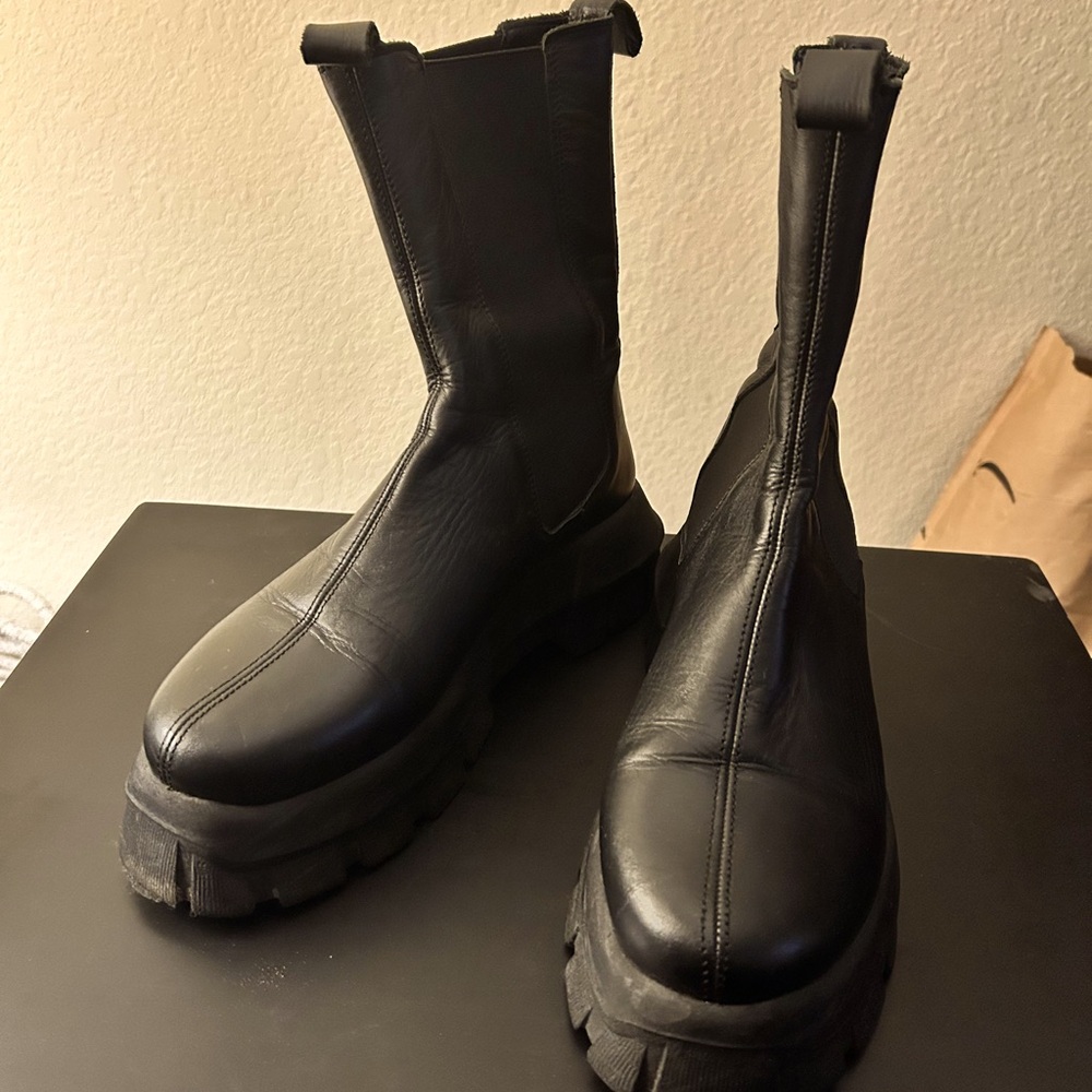 Black Chunky Chelsea Boots - Picture 5 of 6